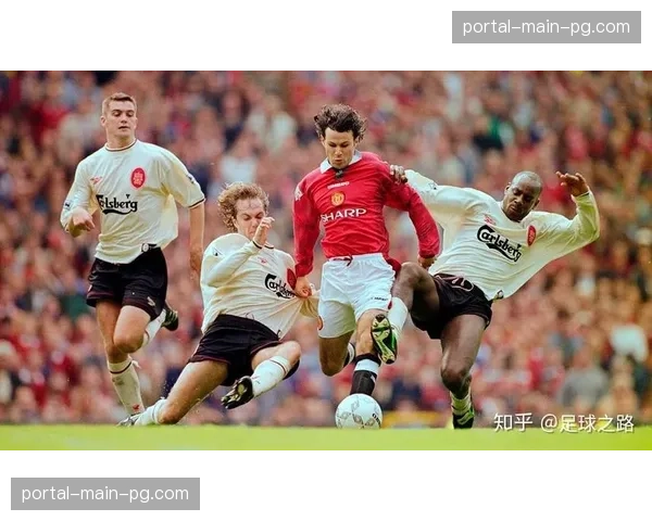 战术观察：斯特拉斯堡变阵“442”菱形中场，中场控制力提升但边路暴露空当