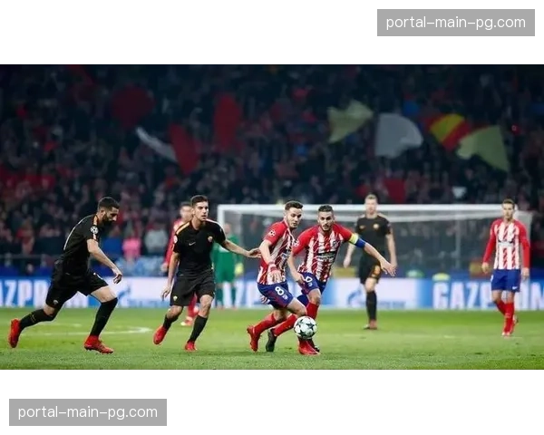 拜仁赛前训练重点演练禁区弧顶射门，以应对弗赖堡密集防守