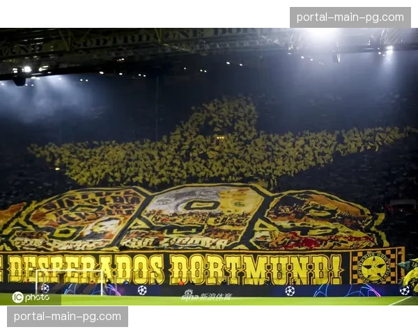 多特蒙德南看台-黄墙-球迷高歌助威，创造本赛季最高分贝纪录